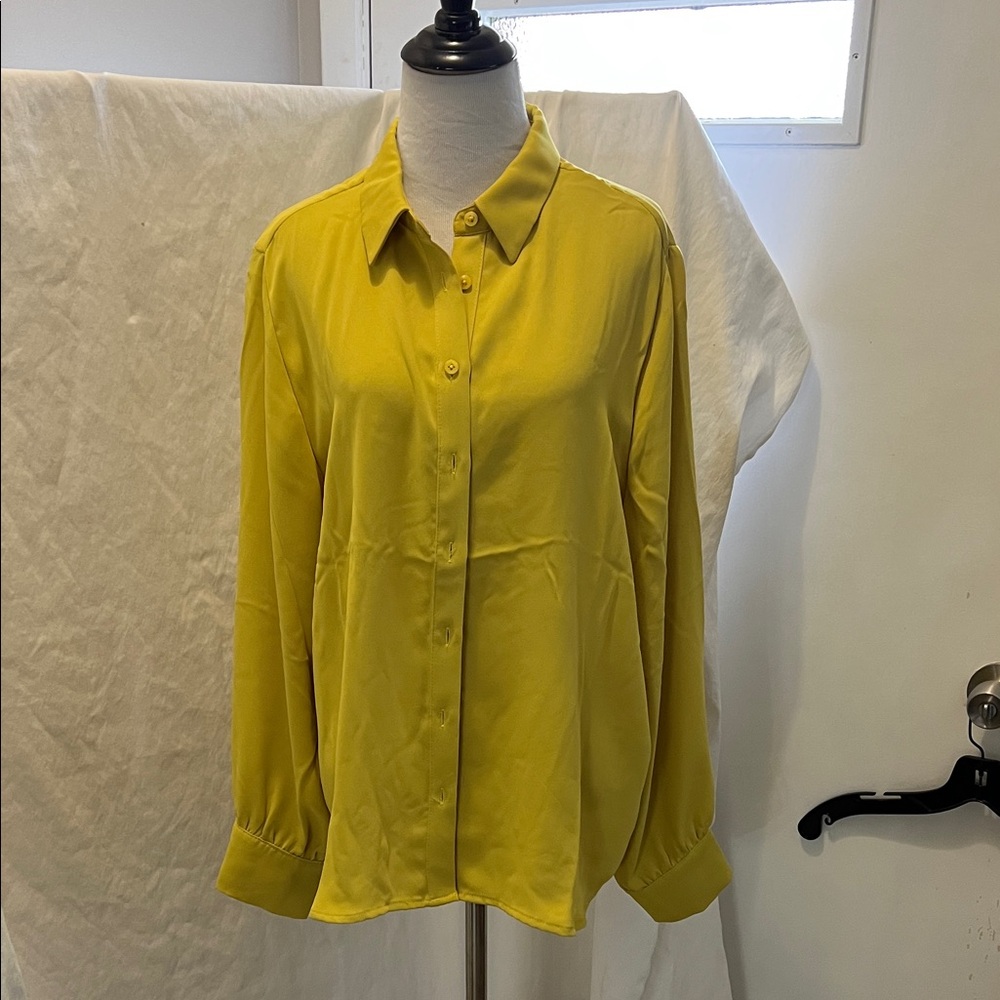 Chico's Vibrant Yellow Button-Down Shirt 2.5